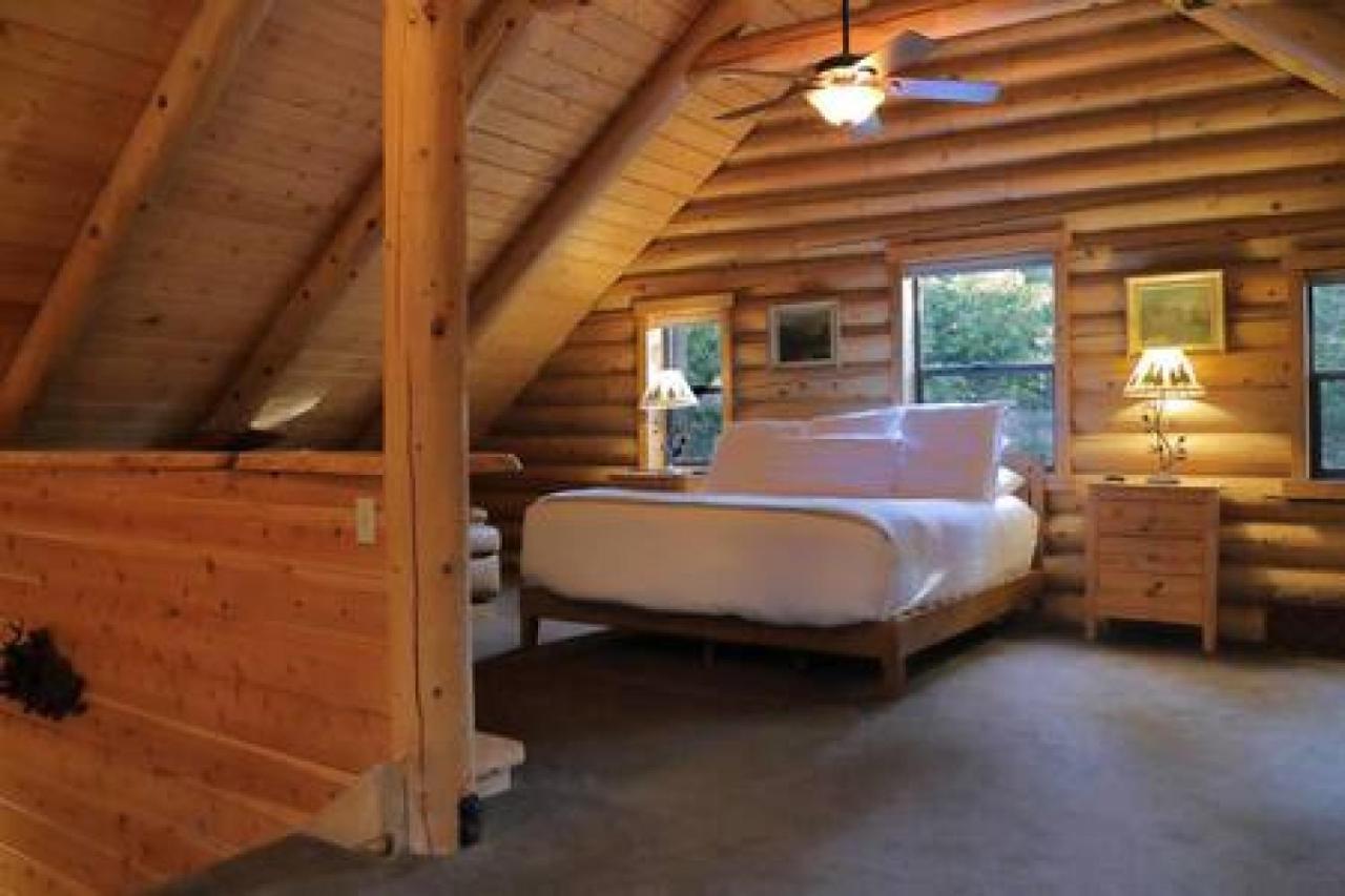 Eagles Nest - Natural Log Cabin With Guest House آيديلوايل المظهر الخارجي الصورة